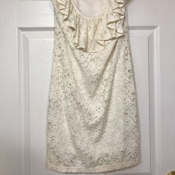 Lace pattern off-white/eggshell dress - Picture 4 of 4